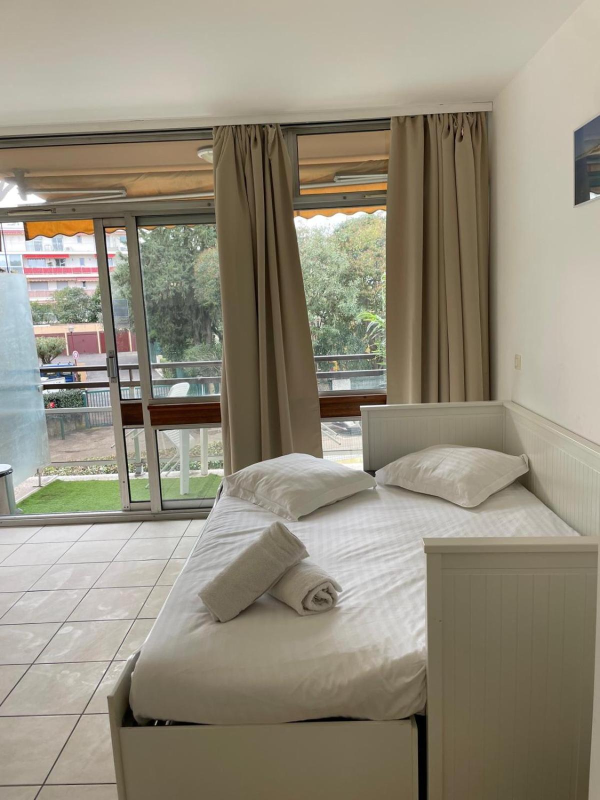 סאן-לורן-דו-ואר 06U - Beautiful Studio In Residence - Swimming Pool And Tennis Court מראה חיצוני תמונה