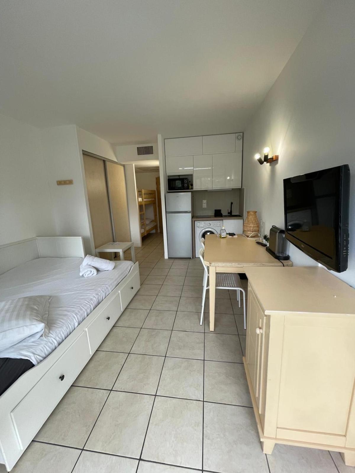 סאן-לורן-דו-ואר 06U - Beautiful Studio In Residence - Swimming Pool And Tennis Court מראה חיצוני תמונה